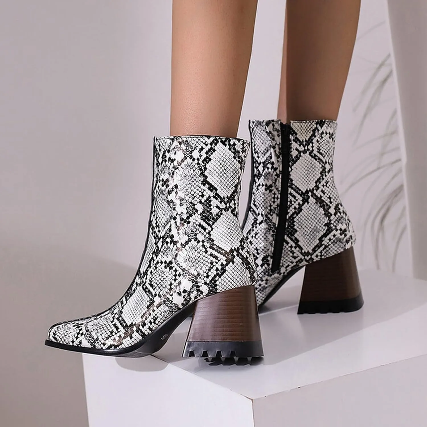 Black Cowboy Boots for Women Ankle Flat Booties for Women 2024 Ladies Hiking Boots Dress Shoes for Women Flat Bottom Fashion Lace-up Round Toe Comfortable Low Heel