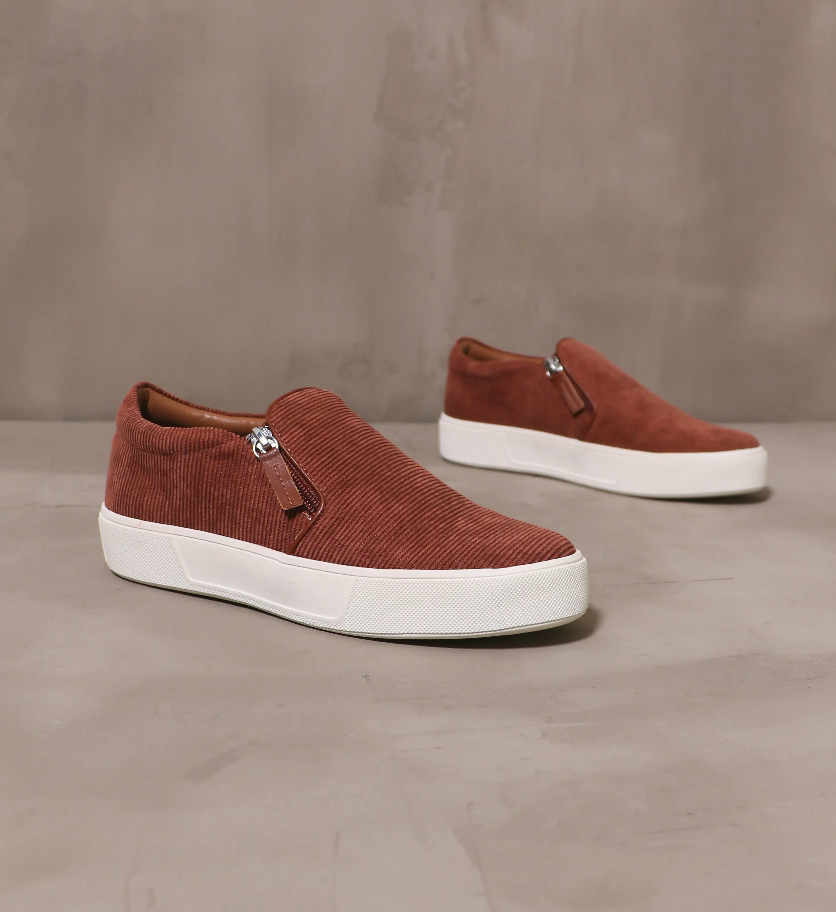 CORDUROY MEETS WORLD SNEAKER