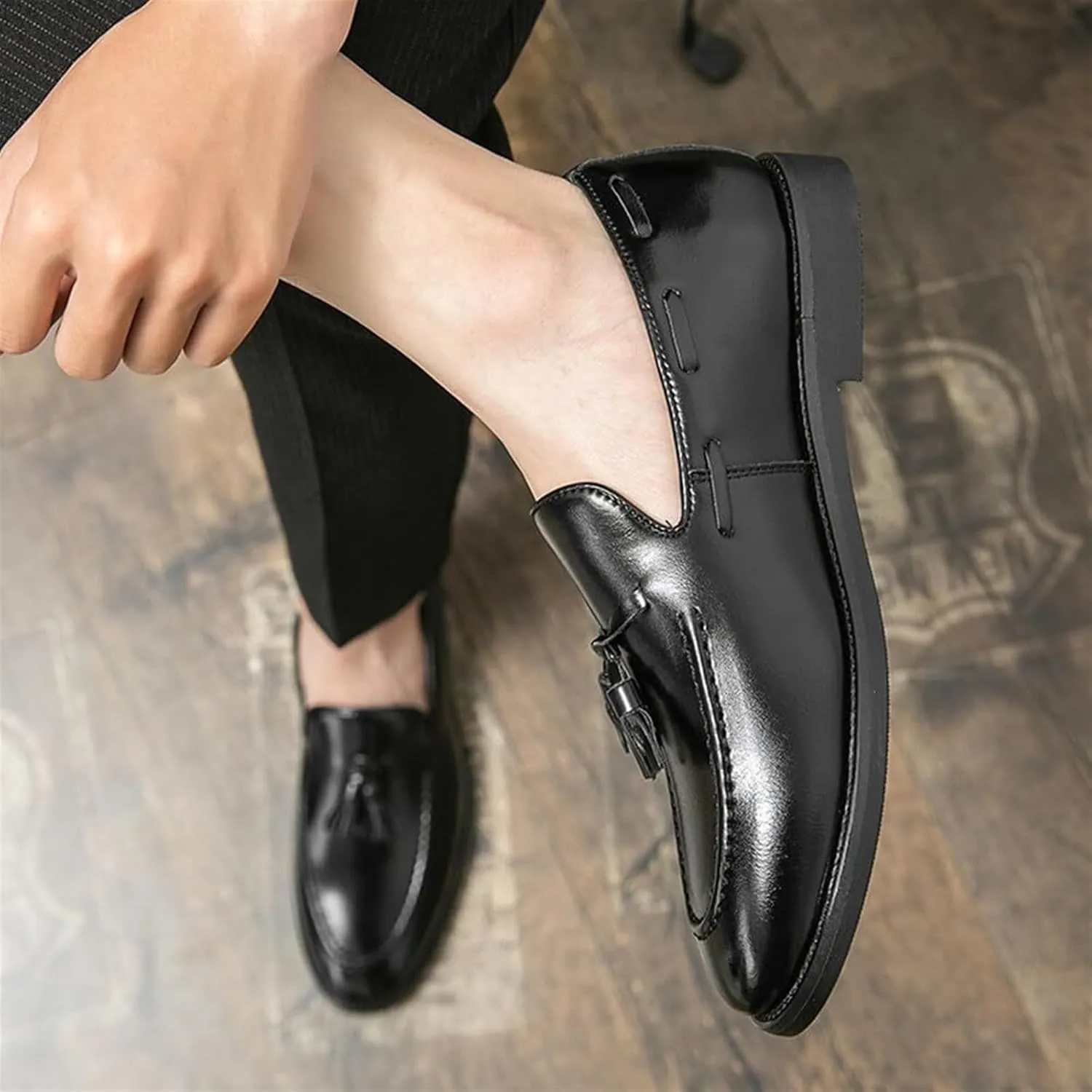 Men's Fashion Retro Tassel Loafers Slip-On Low-Top Casual Business Walking Shoes Comfortable Round Toe Dress Shoes for Men
