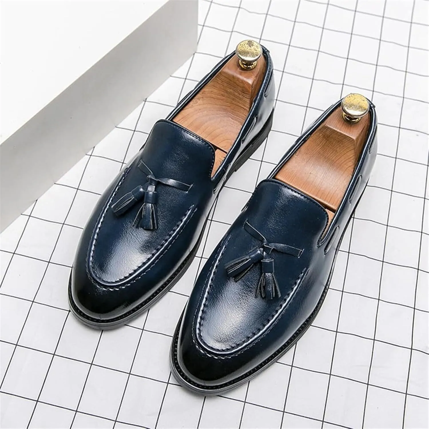 Men's Fashion Retro Tassel Loafers Slip-On Low-Top Casual Business Walking Shoes Comfortable Round Toe Dress Shoes for Men