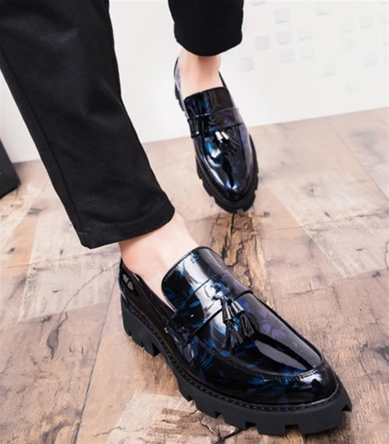 Men's Patent Leather Tassel Loafers Slip-On Formal Business Dress Shoes Lug Sole Fashion Pointed Toe Walking Casual Shoes for Prom Dating Wedding