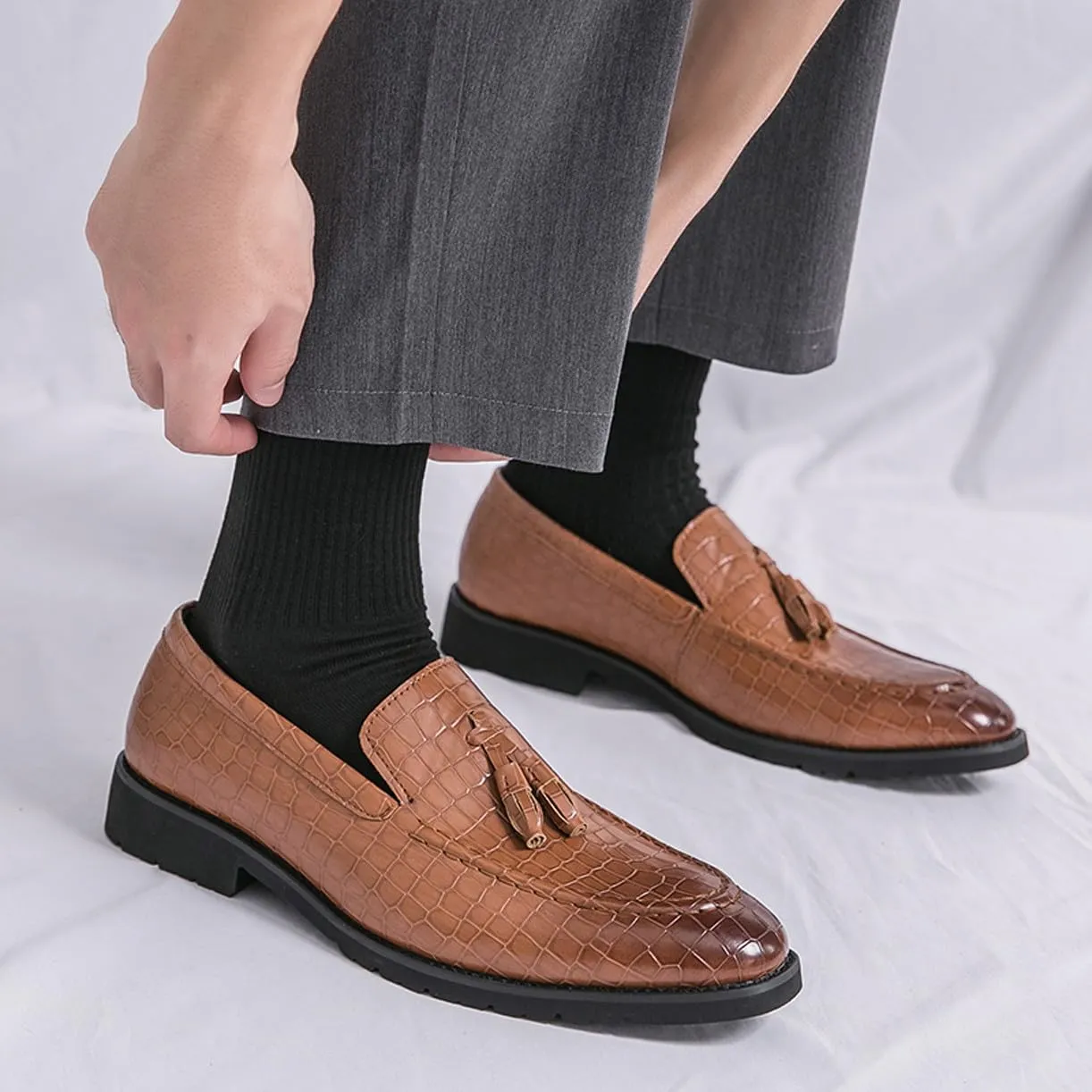 Santimon Mens Loafers Formal Dress Slip On Fashion Casual Summer Shoes Wedding Business Leather Tassel Loafers for Men