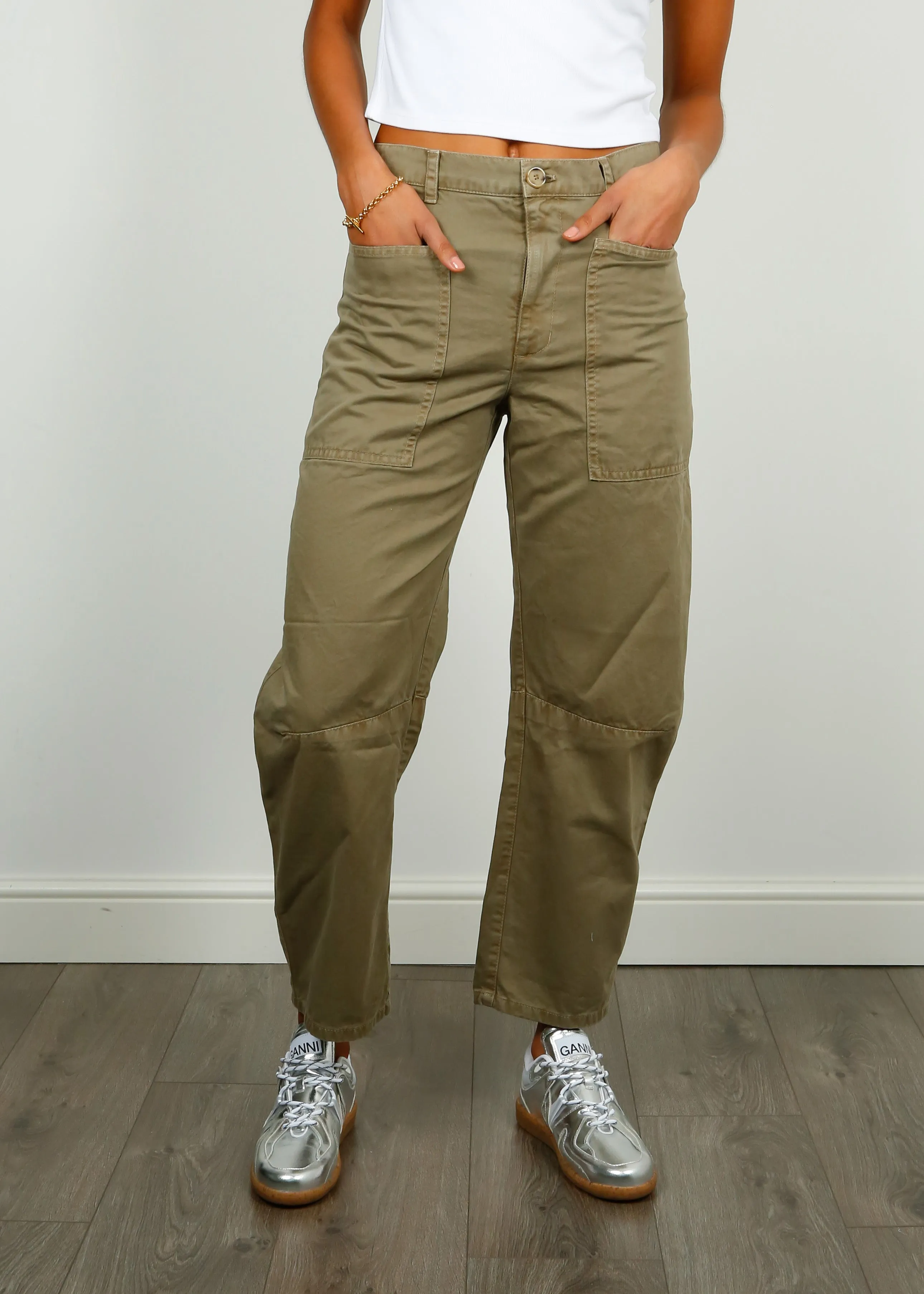 V Brylie Trousers in Gravel
