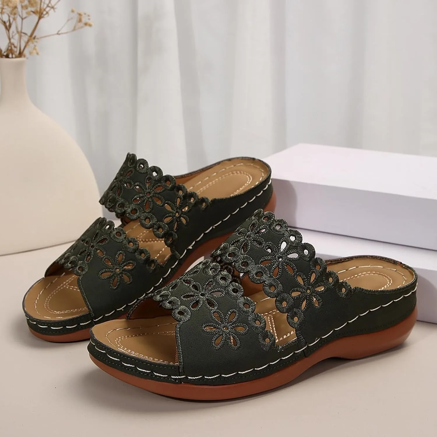 Women's Soft Sole Flat Shoes Casual Large Size Solid Hollow Sandals Drag Beach Slope Sandals with Arch Support