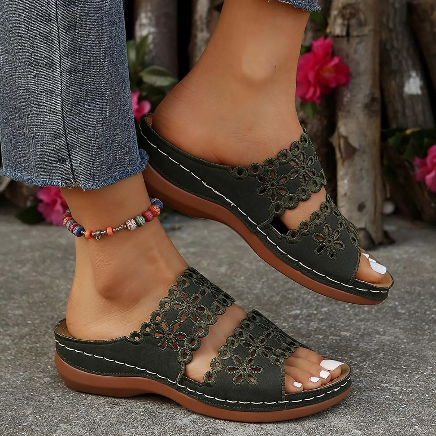 Women's Soft Sole Flat Shoes Casual Large Size Solid Hollow Sandals Drag Beach Slope Sandals with Arch Support