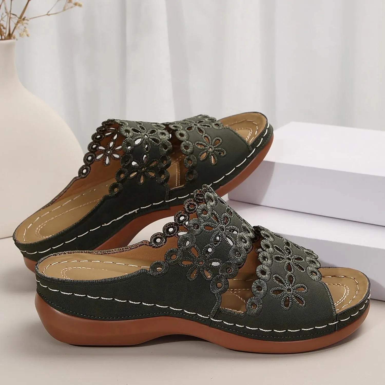 Women's Soft Sole Flat Shoes Casual Large Size Solid Hollow Sandals Drag Beach Slope Sandals with Arch Support